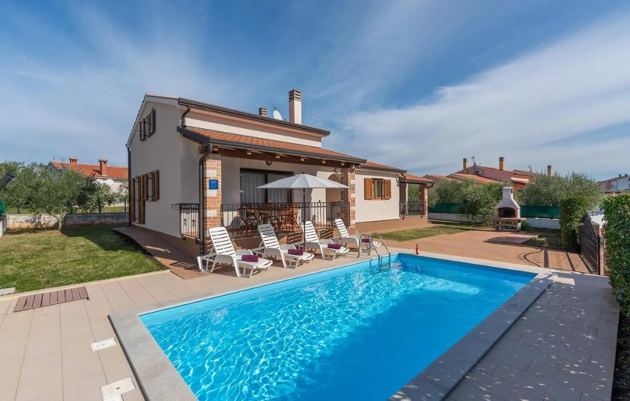 Villa Leonie With Private Pool Nova Vas