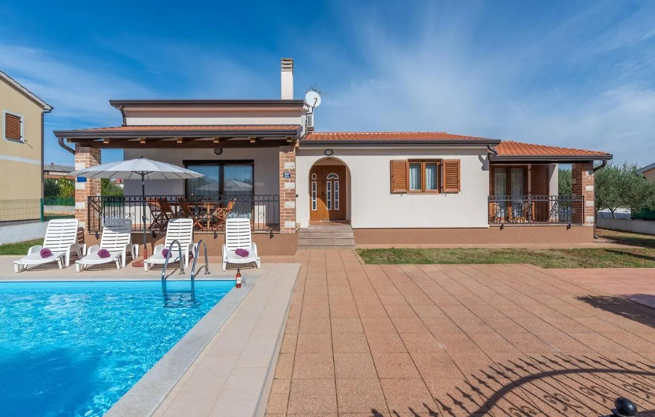 Villa Leonie With Private Pool Nova Vas  Croatie